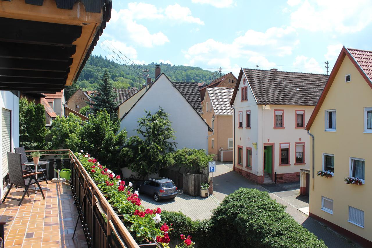 Gasthof Und Pension Zum Loewen Hirschberg an der Bergstraße Esterno foto